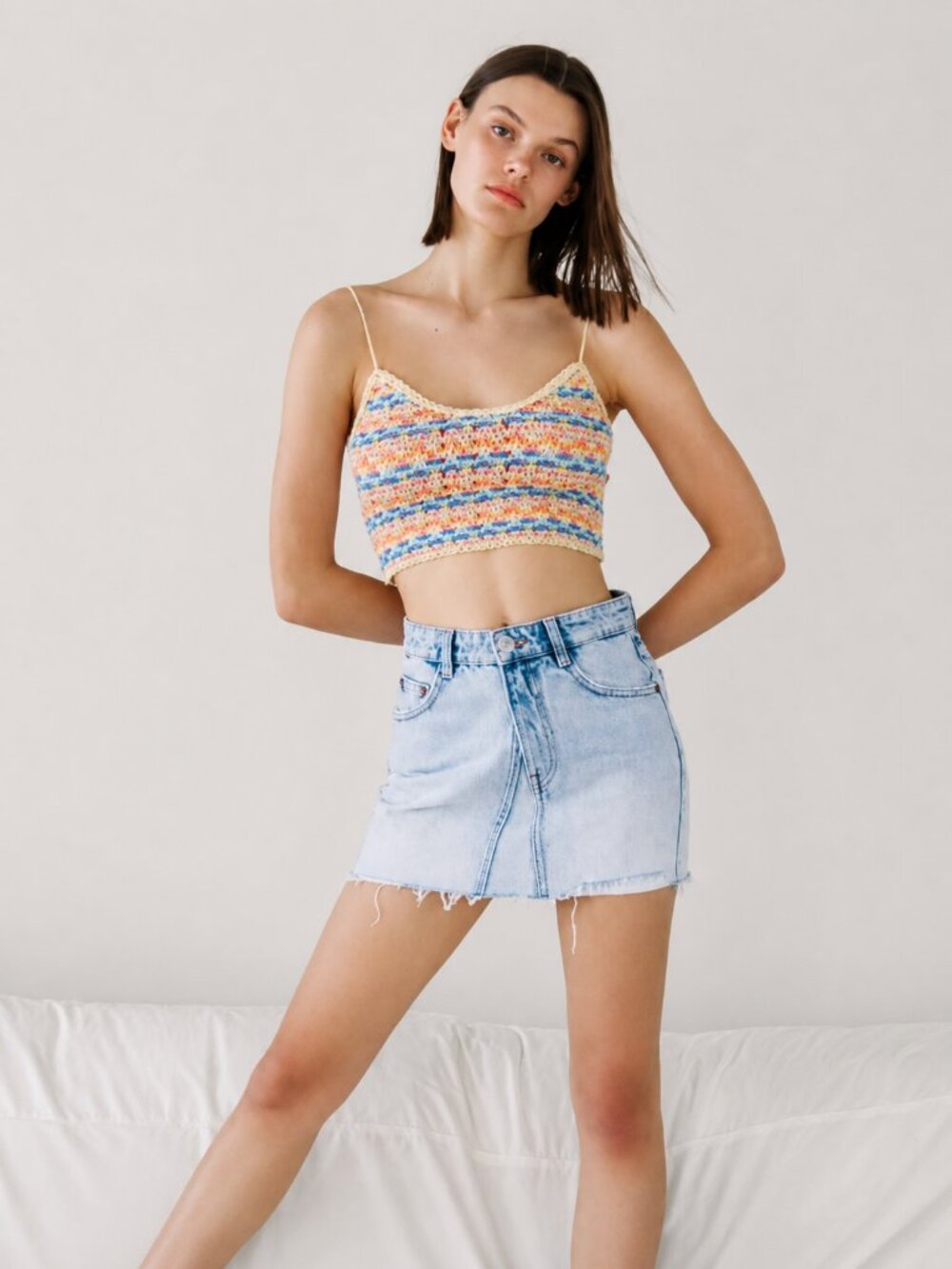 Zara High-Waisted Light Wash Denim Skirt Raw Hem – Size Medium
